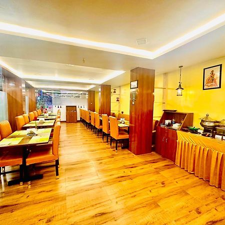 Hotel Sky International- Airport Zone Hyderabad Shamshabad Exteriör bild