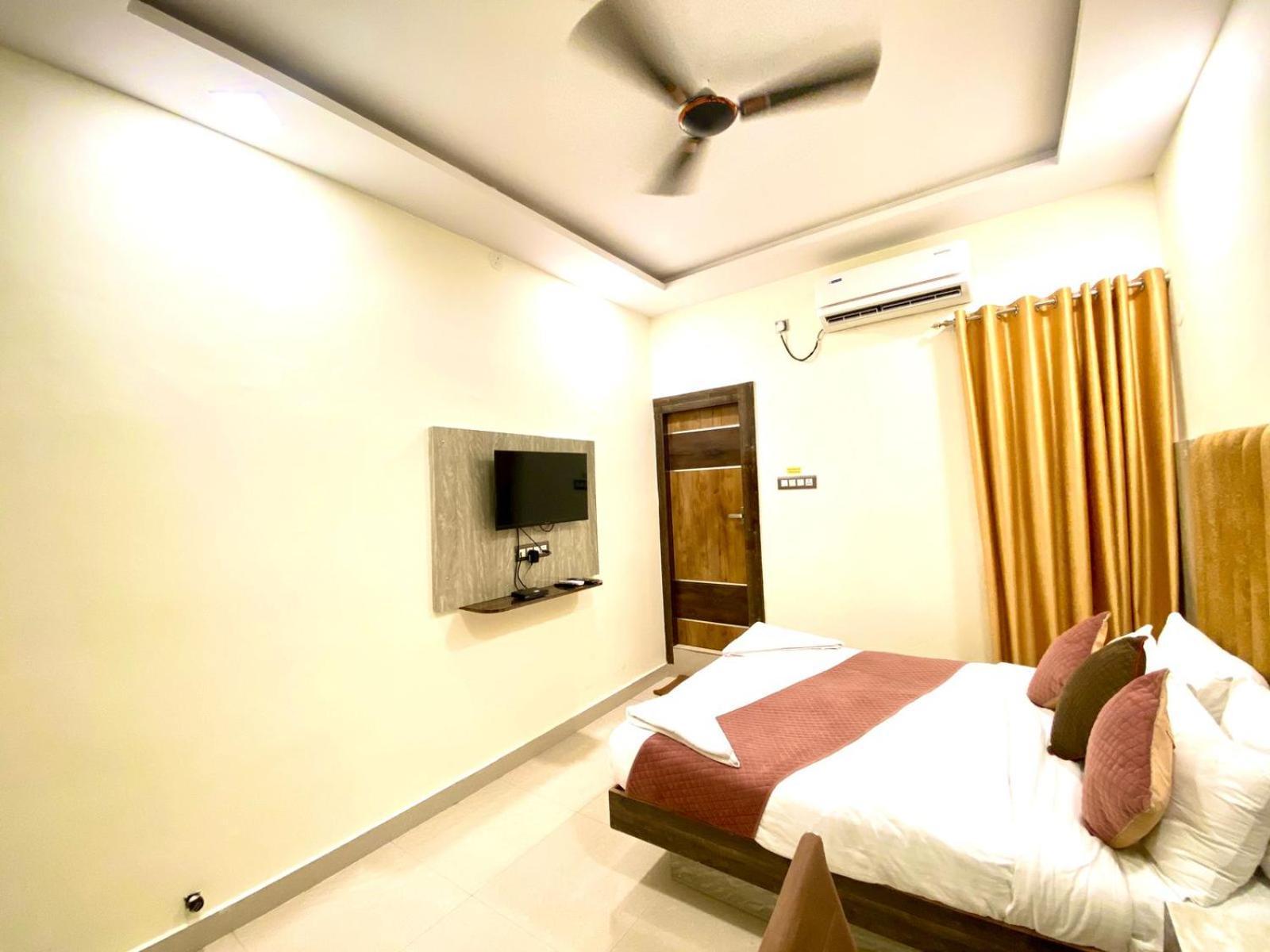 Hotel Sky International- Airport Zone Hyderabad Shamshabad Exteriör bild
