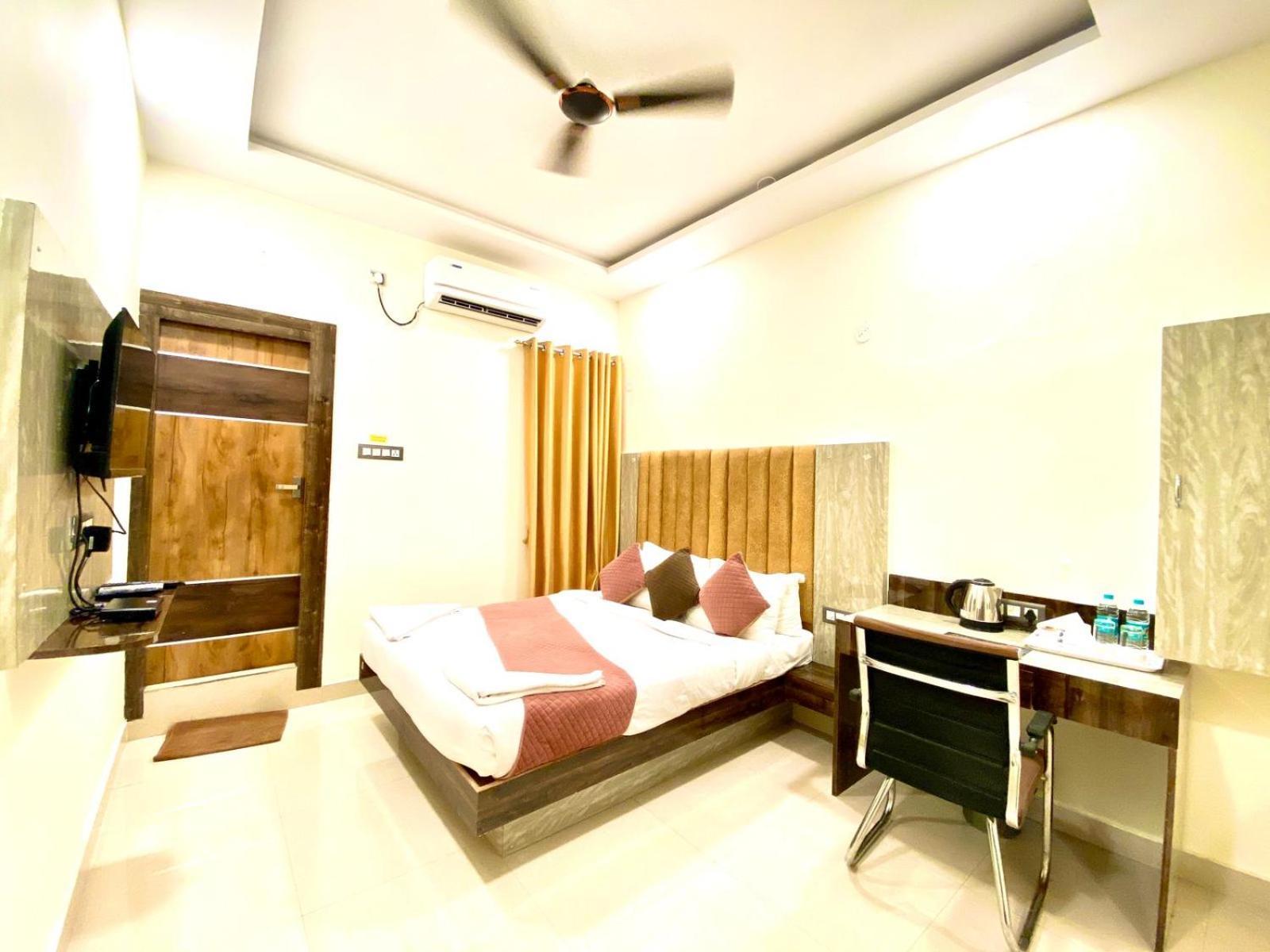 Hotel Sky International- Airport Zone Hyderabad Shamshabad Exteriör bild