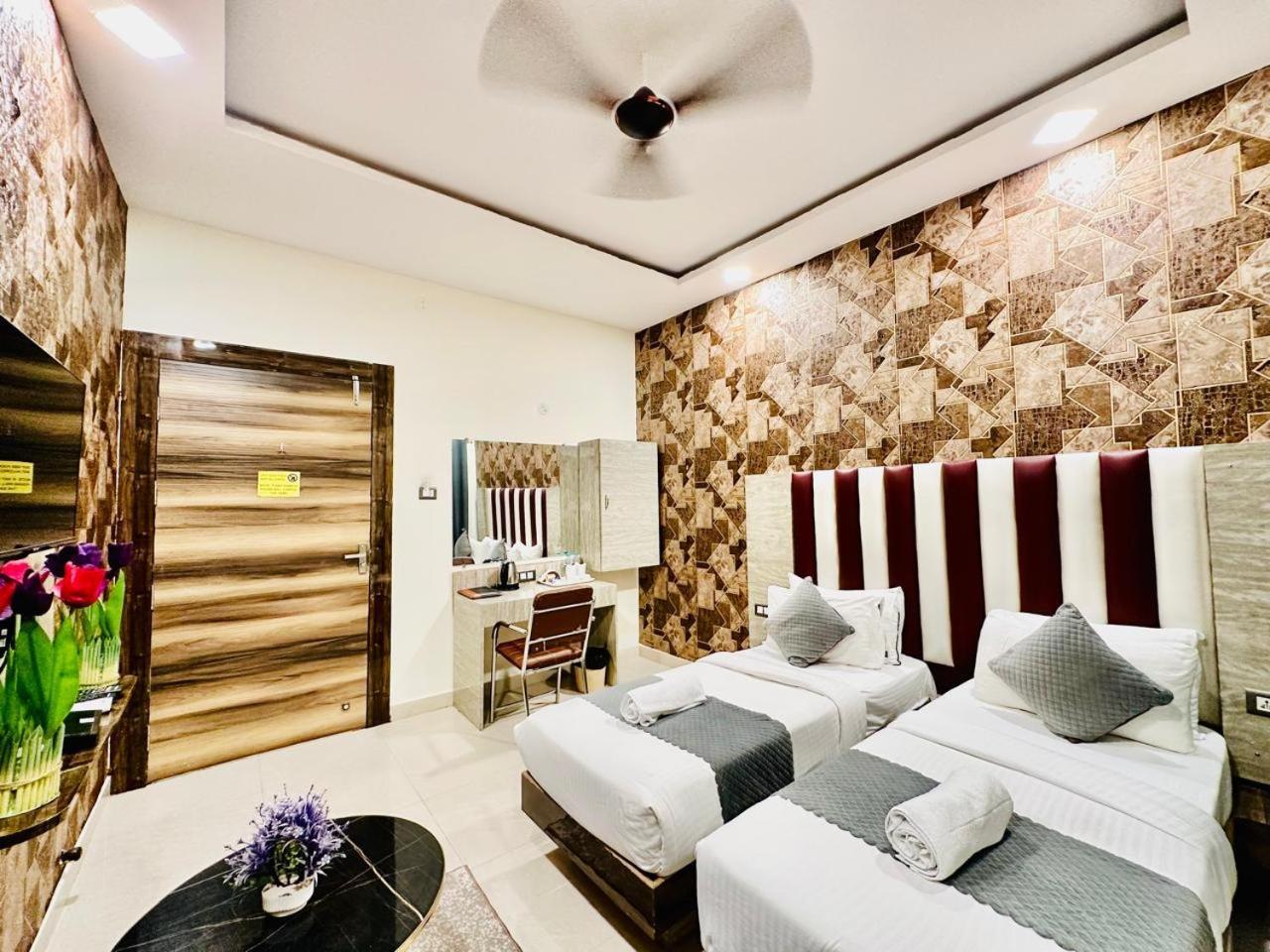 Hotel Sky International- Airport Zone Hyderabad Shamshabad Exteriör bild