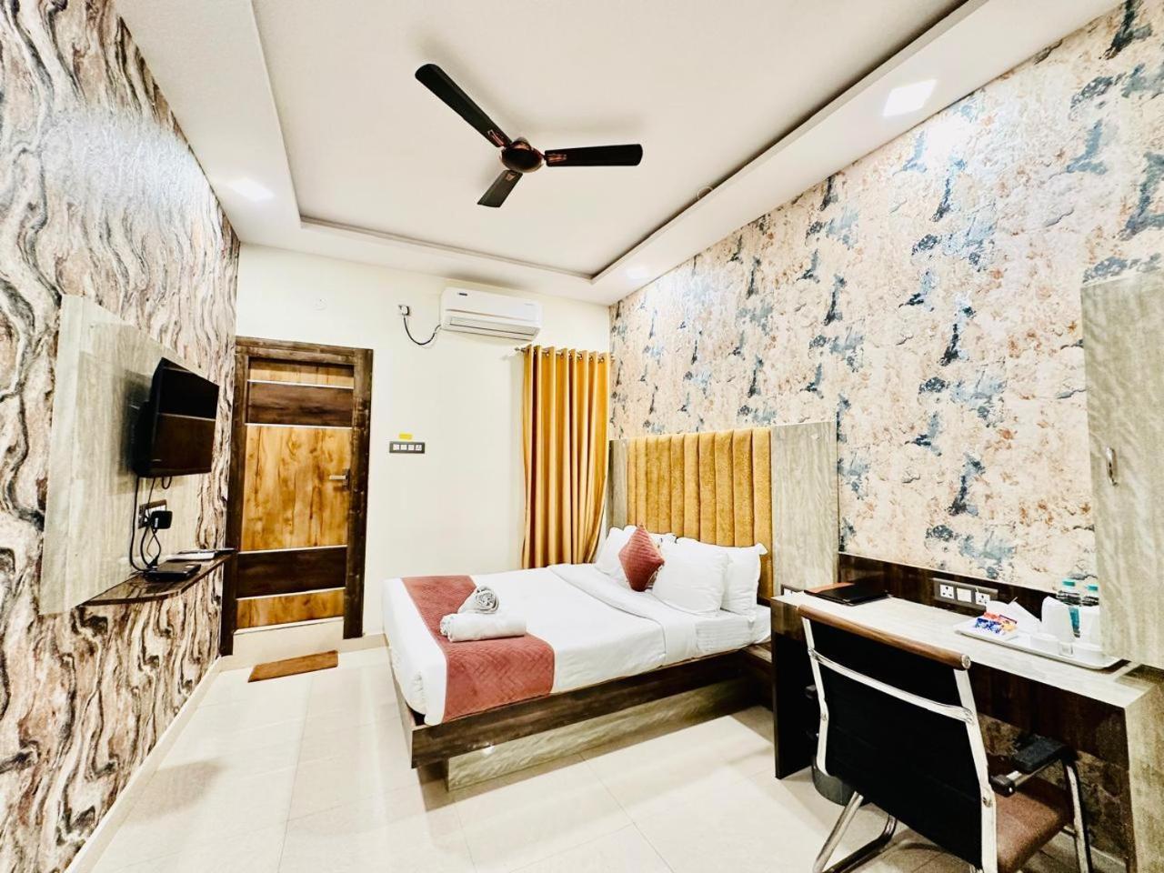 Hotel Sky International- Airport Zone Hyderabad Shamshabad Exteriör bild